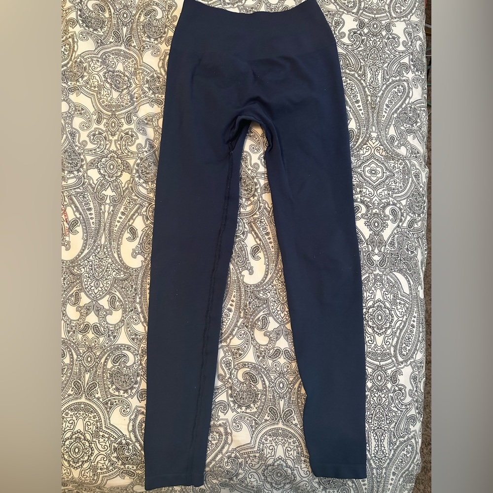 Alphalete Seamless Scrunch Leggings-Medium